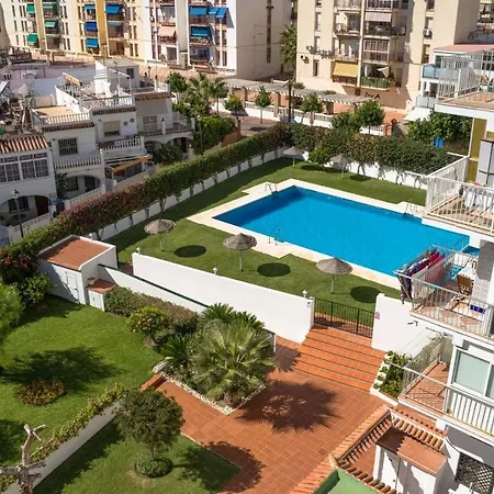 Delfin 5-8 Menyber * Nerja