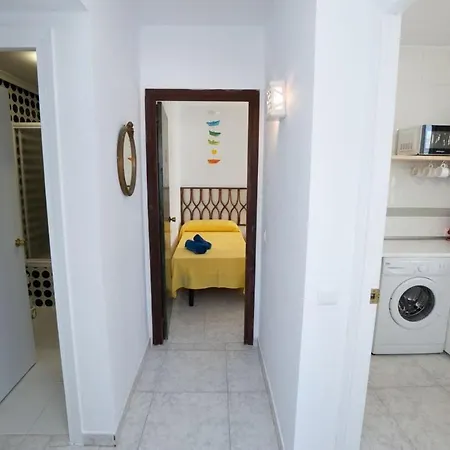 Delfin 5-8 Menyber Lägenhet *